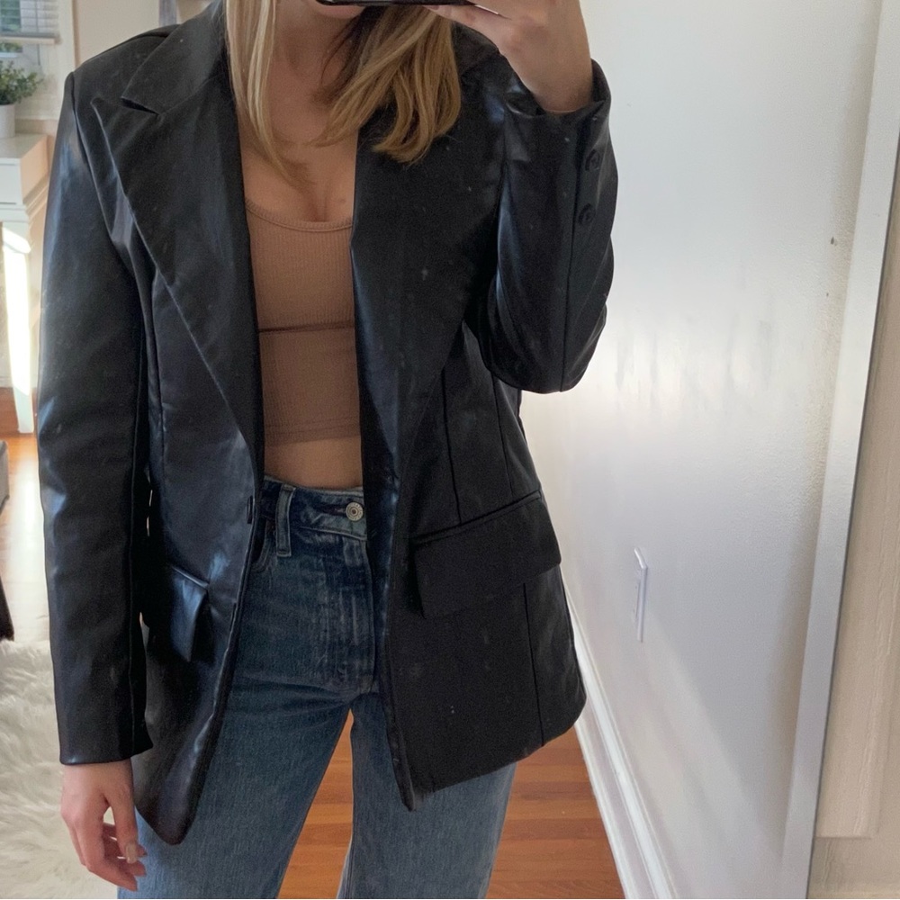 FAUX LEATHER BLAZER